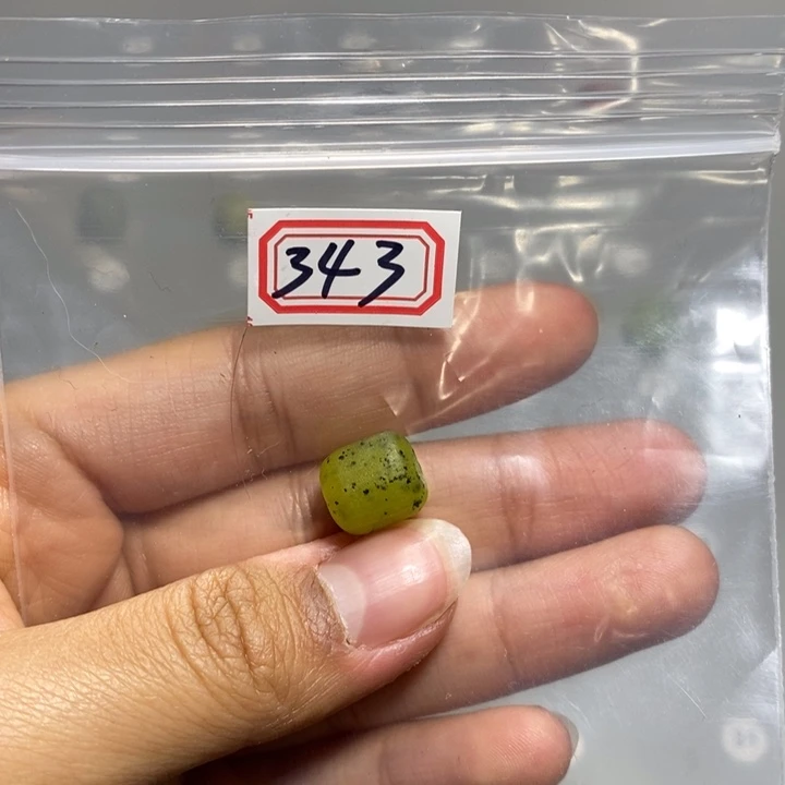 蛇纹石玉颈饰未镶嵌杨