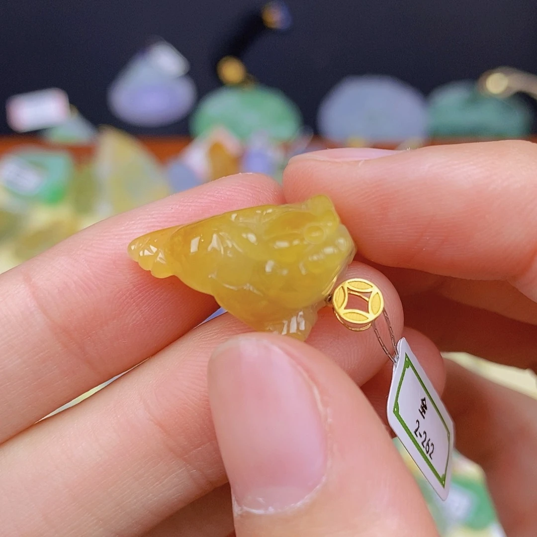 翡翠颈饰18K金镶嵌翡翠