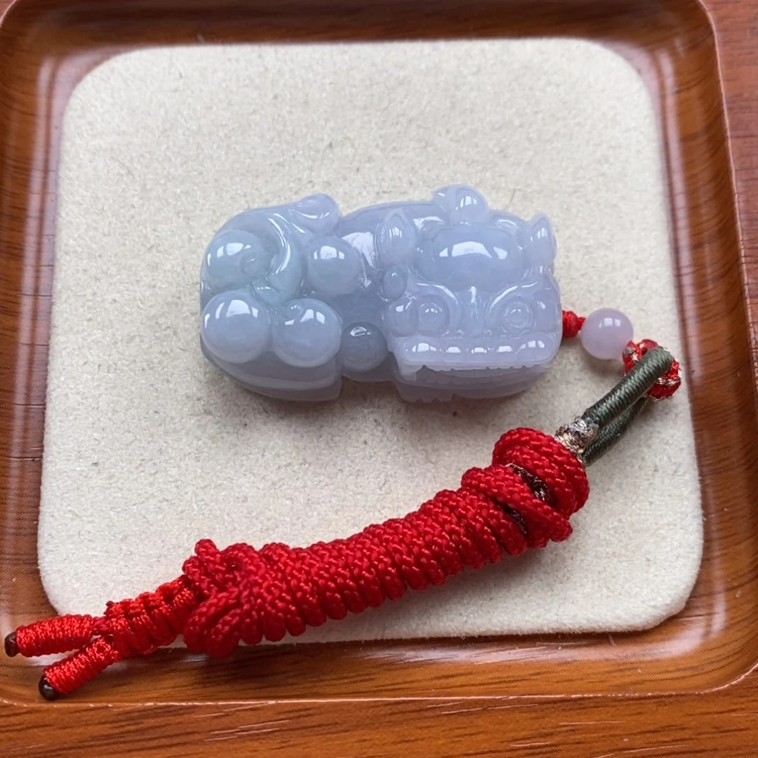 翡翠未镶嵌颈饰霸王貔貅