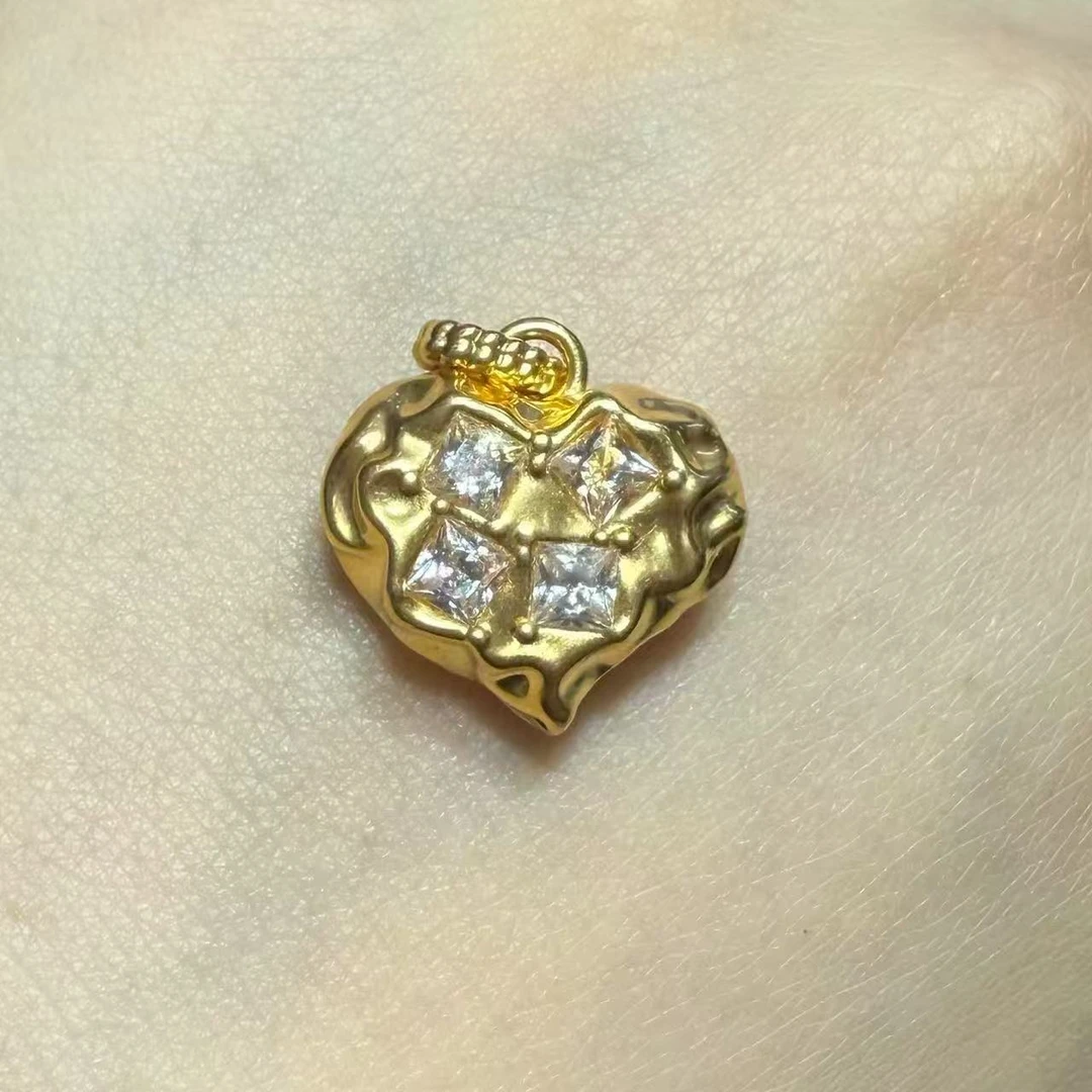 万物生珠宝 18k 金爱心点钻锤纹吊坠配件 16×19