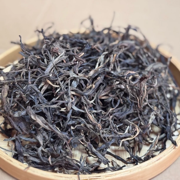 私家珍藏 岩子头2017年古树挑采 普洱茶生茶 花香蜜韵 香甜耐泡