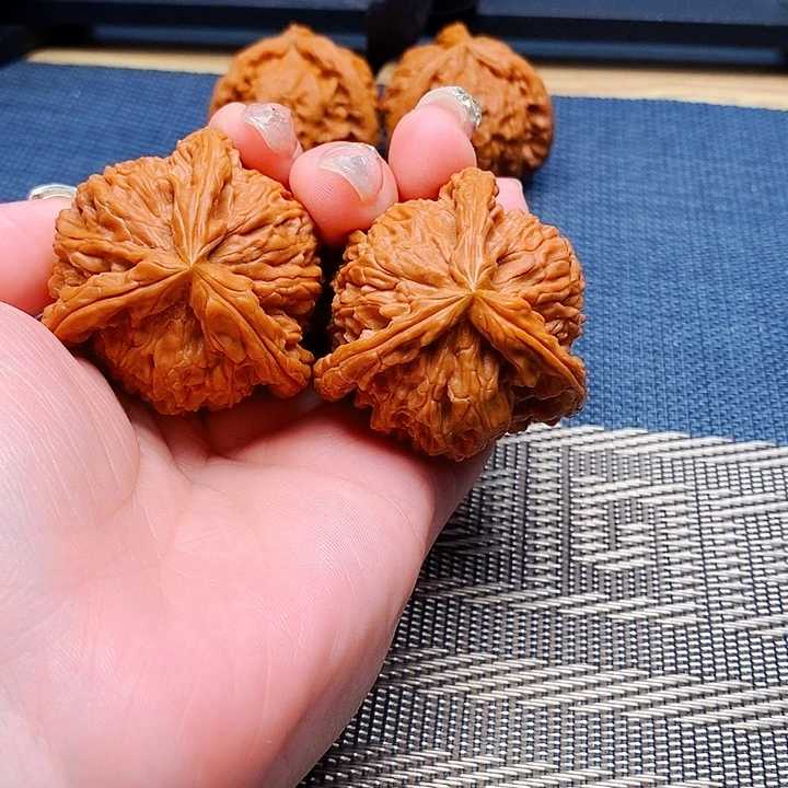 我***胖文玩核桃吊坠三棱