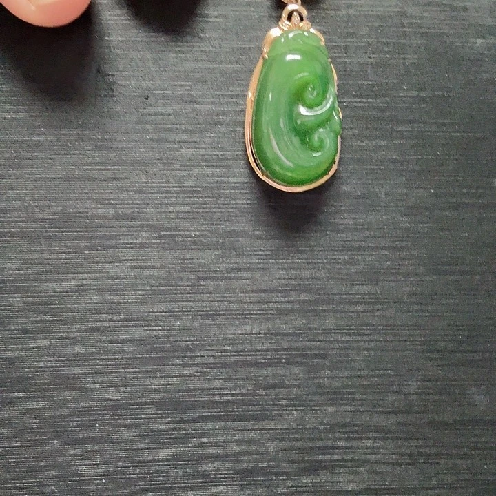 颈饰18K金镶嵌和田玉仓库