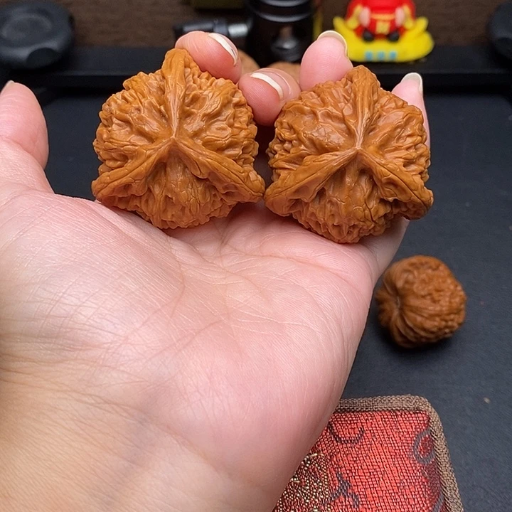 雄***鹰把件文玩核桃宫灯