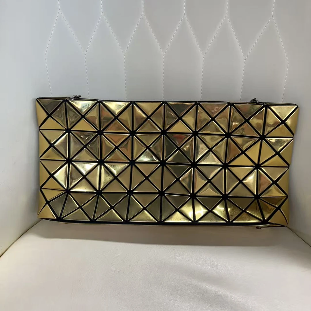 95新 Issey Miyake/三宅一生 三宅一生金色百搭单肩包