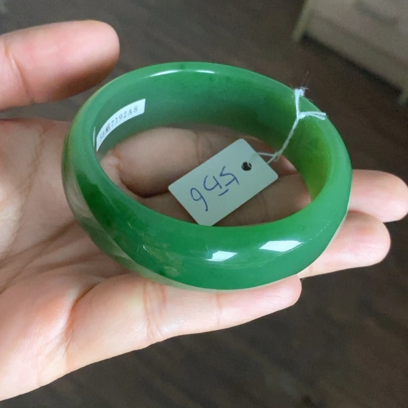 【闪购商品】未镶嵌手镯和田玉（碧玉）