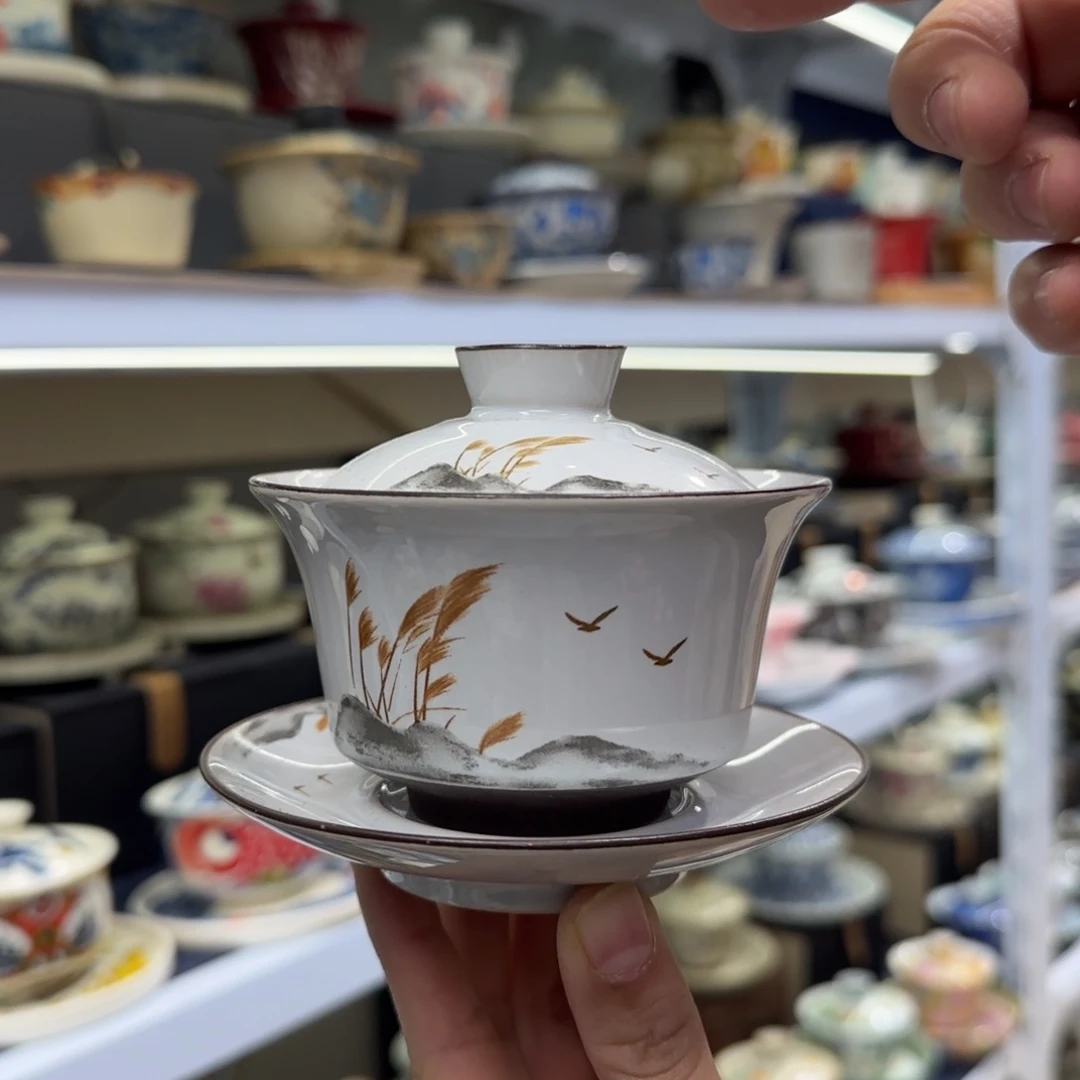 高温下的高温天气使人心情愉悦