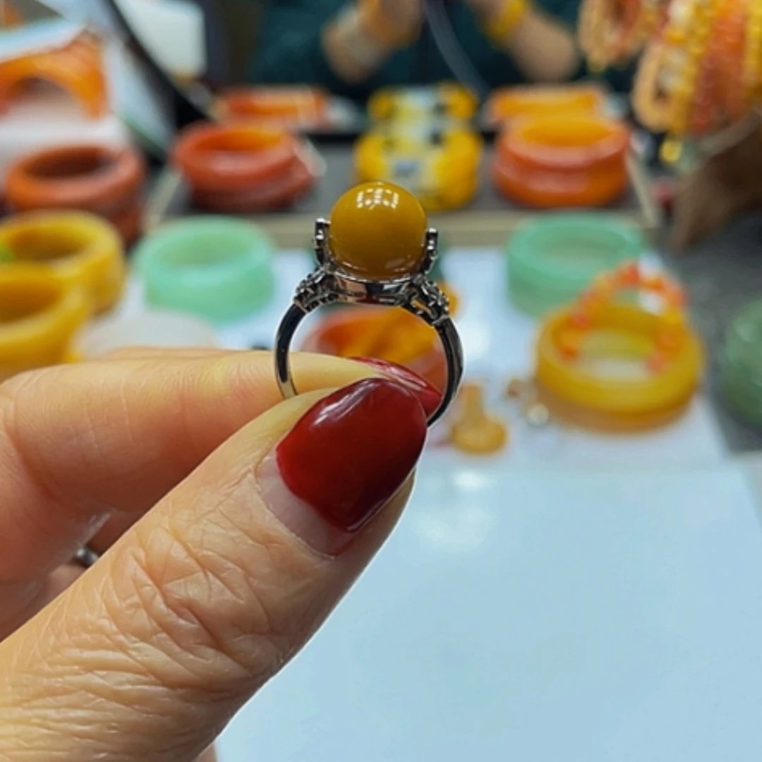 【闪购商品】未镶嵌石英质玉（黄龙玉）手镯
