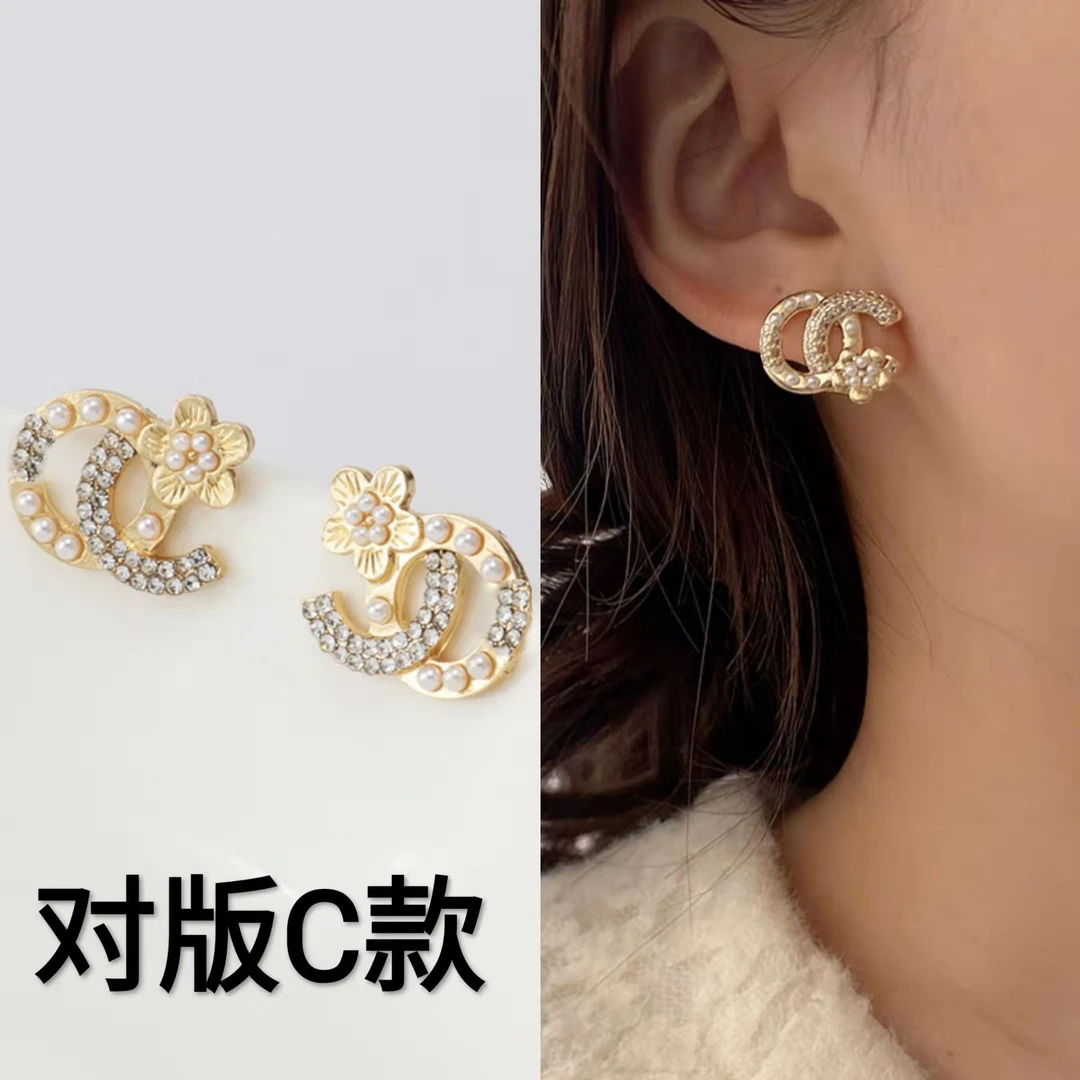 铜合金合成锆石耳饰 小众设计感镶钻花朵小香风耳钉情人节