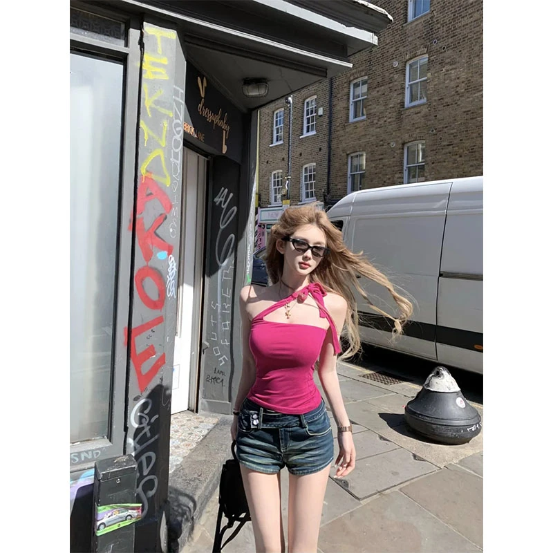 2025秋夏季斜肩不对称设计感针织刺绣吊带背心无袖上衣高腰短裤女