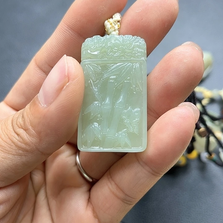 【闪购商品】颈饰未镶嵌和田玉
