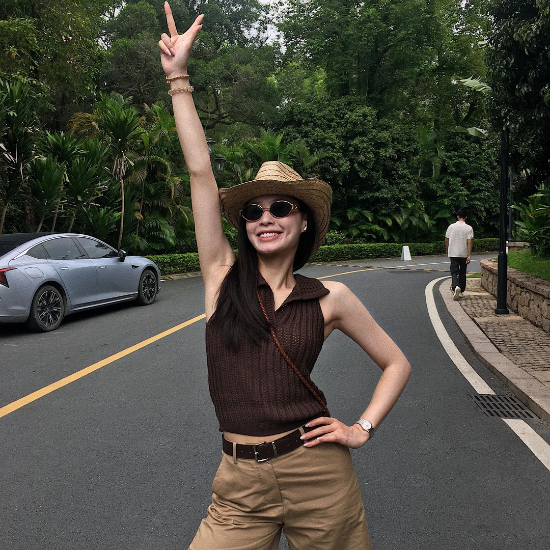 新款【省心打理】纯棉背心舒适透气V领镂空女款背心Y8456