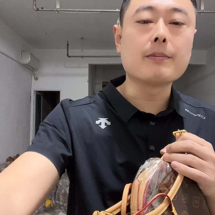 蚕丝水牛皮（革）锦纶小牛皮（革）