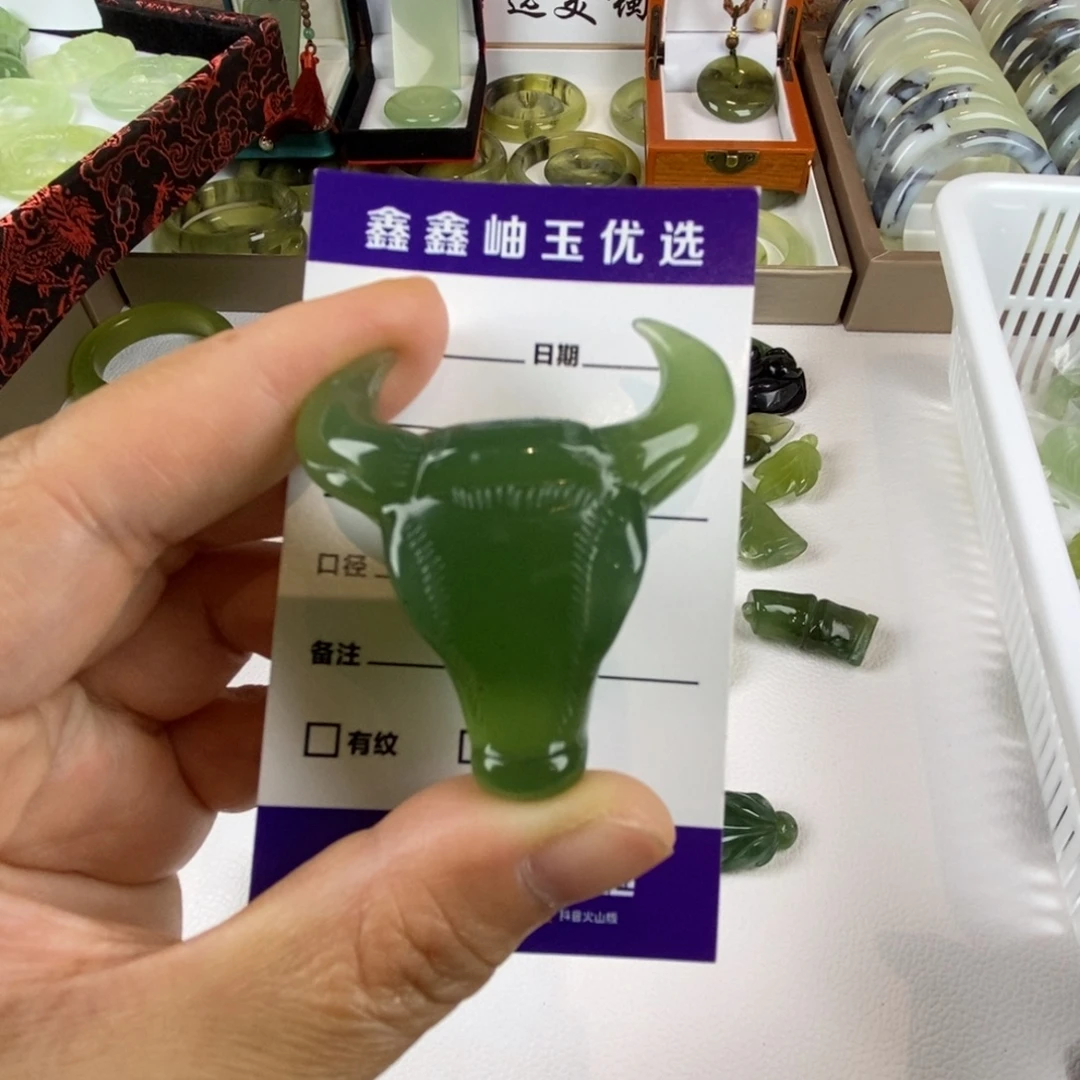 未镶嵌蛇纹石玉颈饰