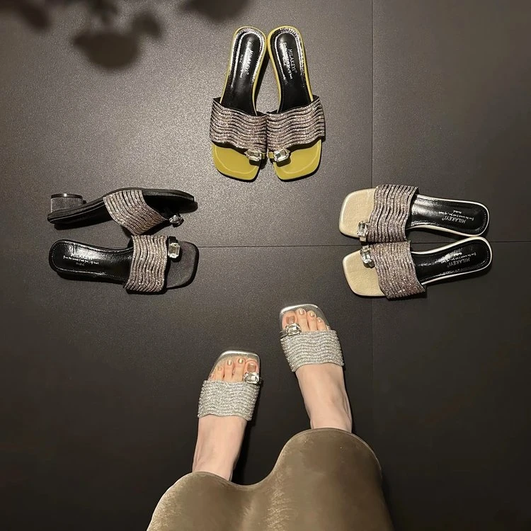 【现货】2025年夏季新款爆款套趾一字带水钻气质款时尚舒适方头女鞋