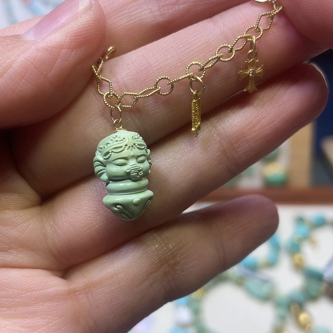 绿松石18K金镶嵌半挂链