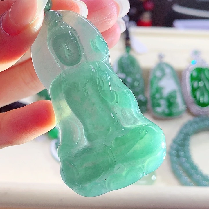 翡翠颈饰未镶嵌天然