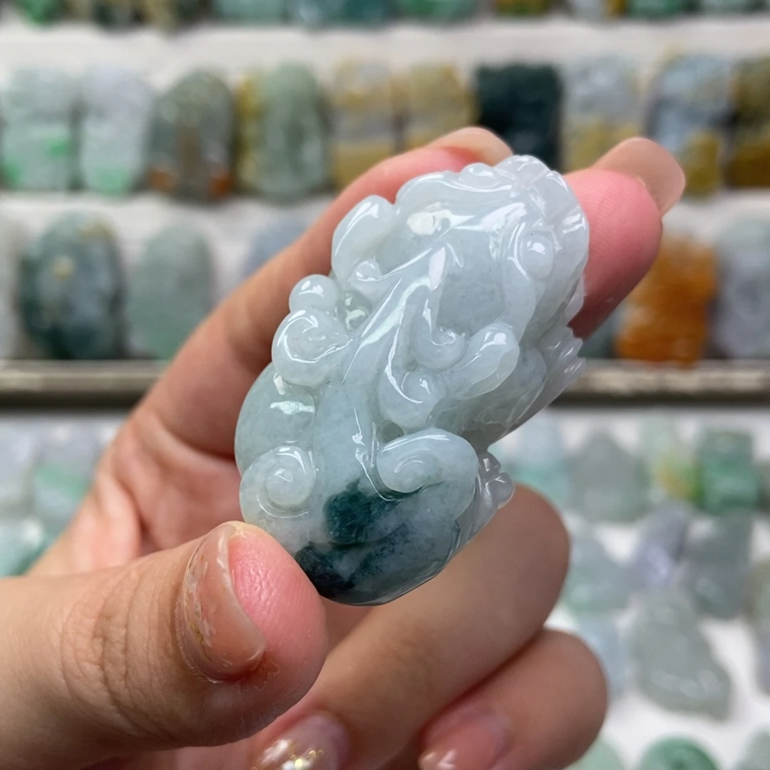 翡翠未镶嵌吊坠(赠链)