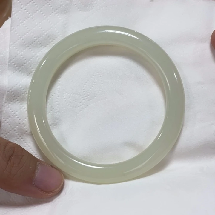 和田玉手镯未镶嵌56.57