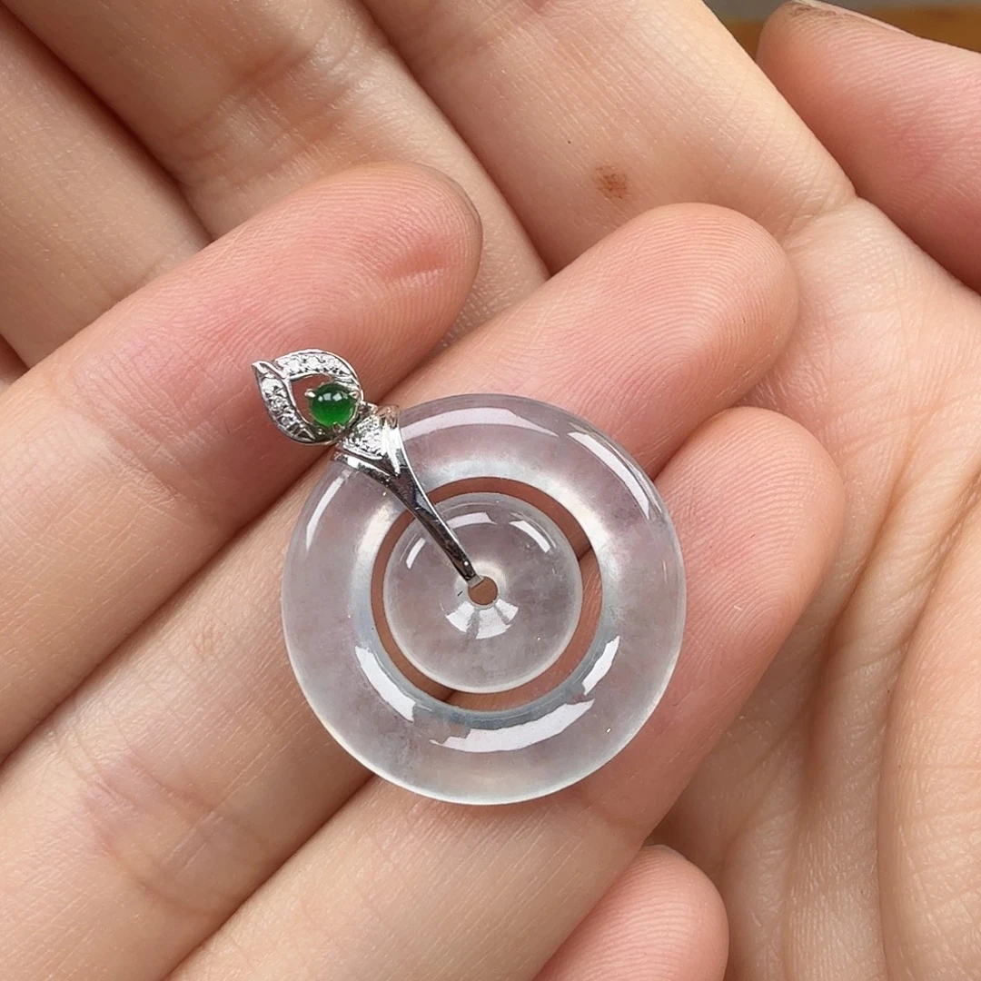 元***瑜翡翠18K金镶嵌颈饰