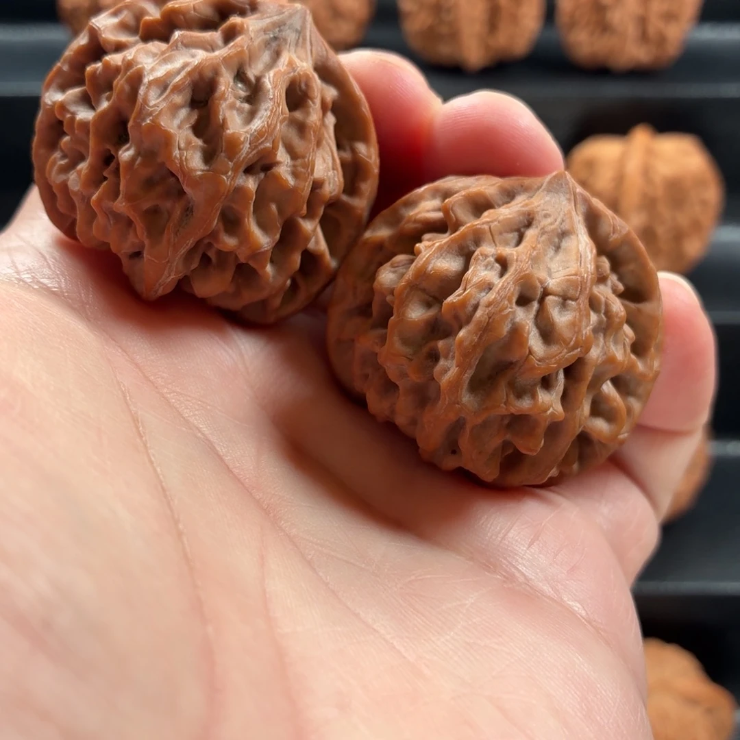 桃核把件山地龙门涧轻微水尖41