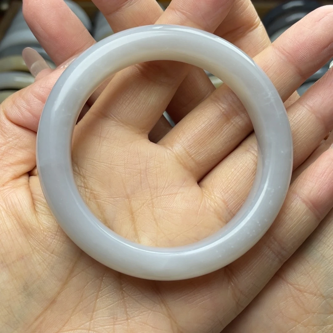 榴***莲和田玉未镶嵌手镯有纹