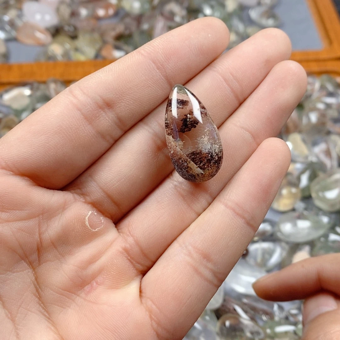 颈饰未镶嵌水晶47。