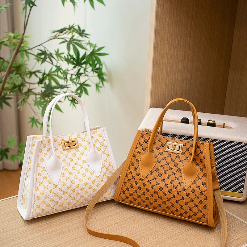 女包时尚轻奢圈纹印花锁扣单肩斜挎包小众质感复古手提包