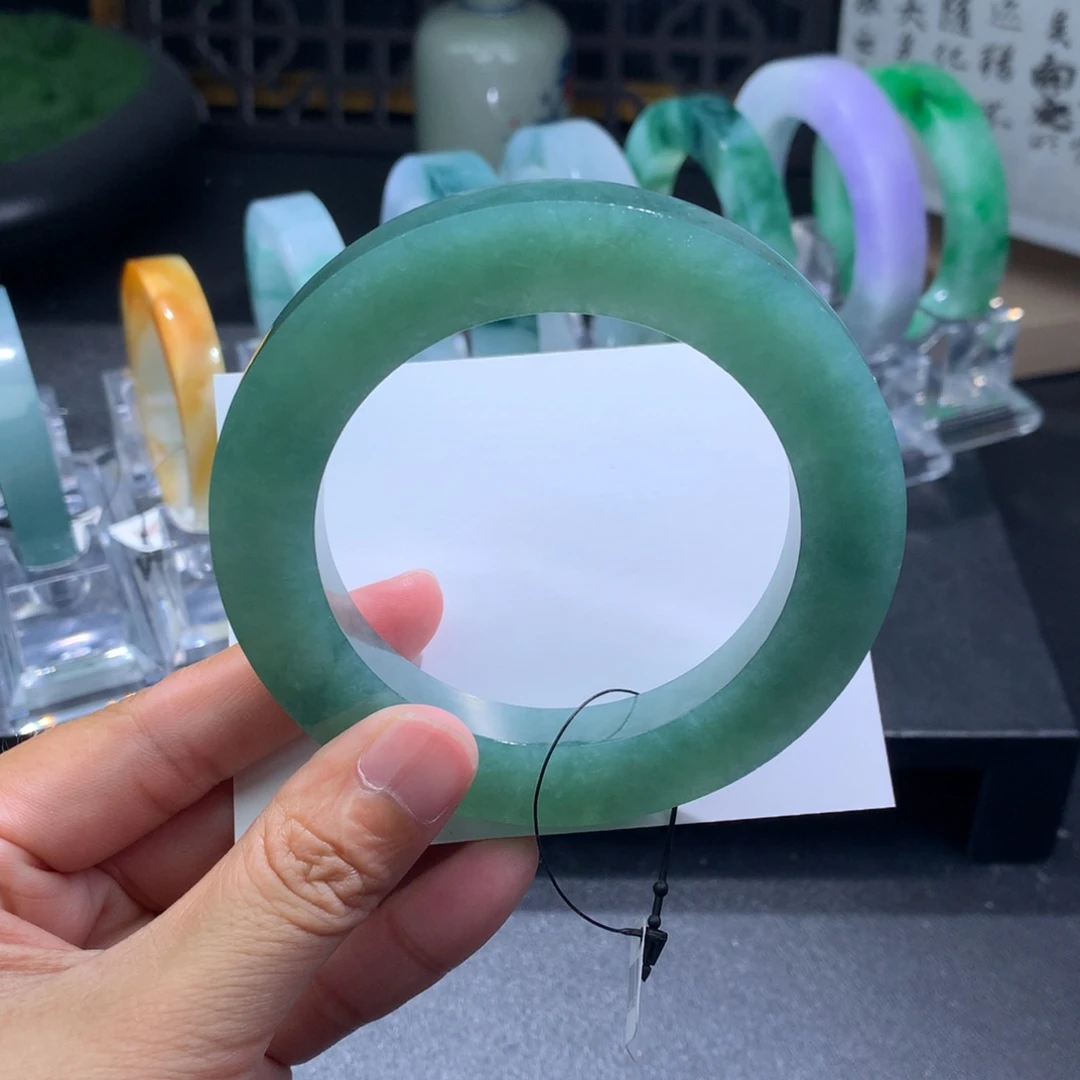 未镶嵌手镯定制翡翠