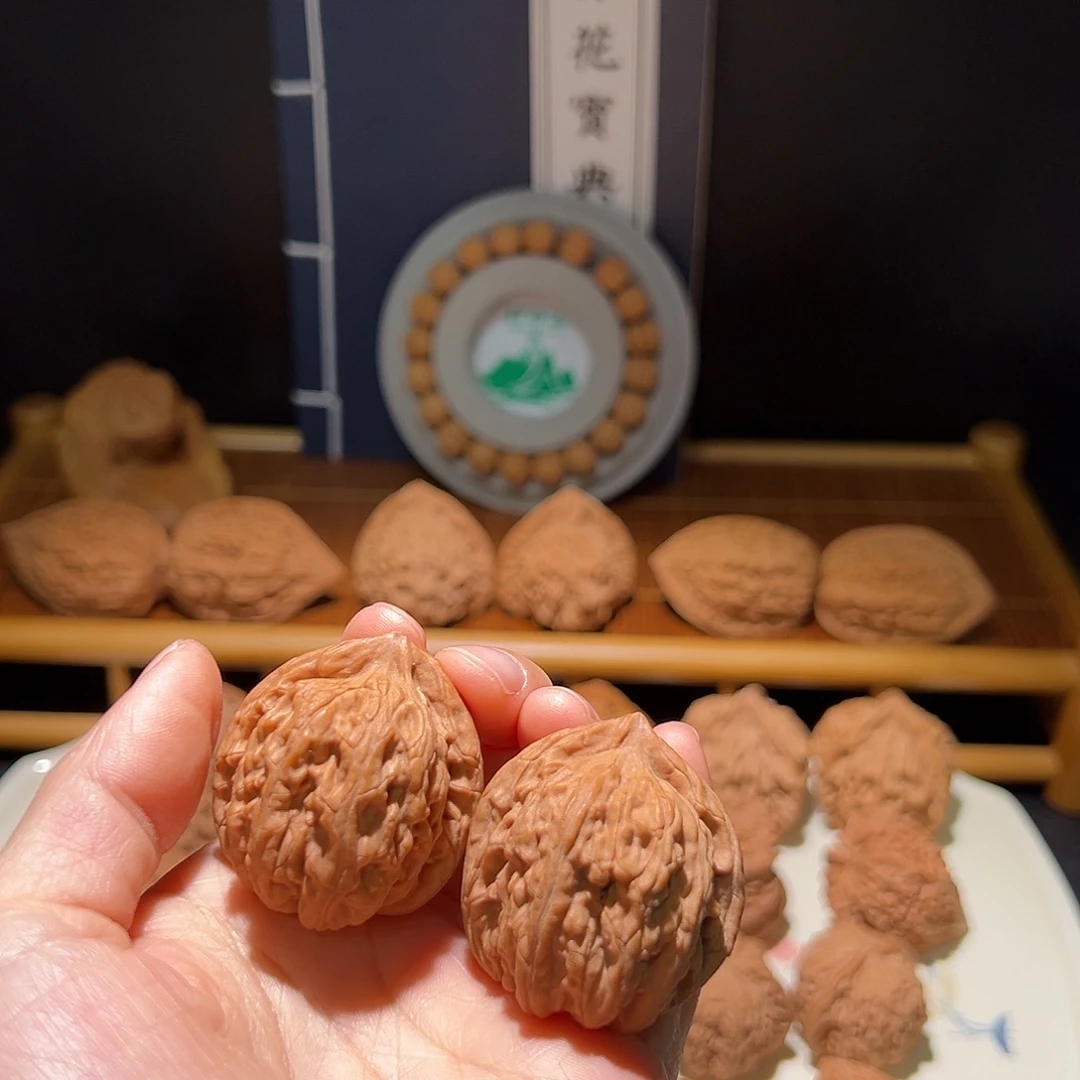 M***J文玩核桃把件青云狮