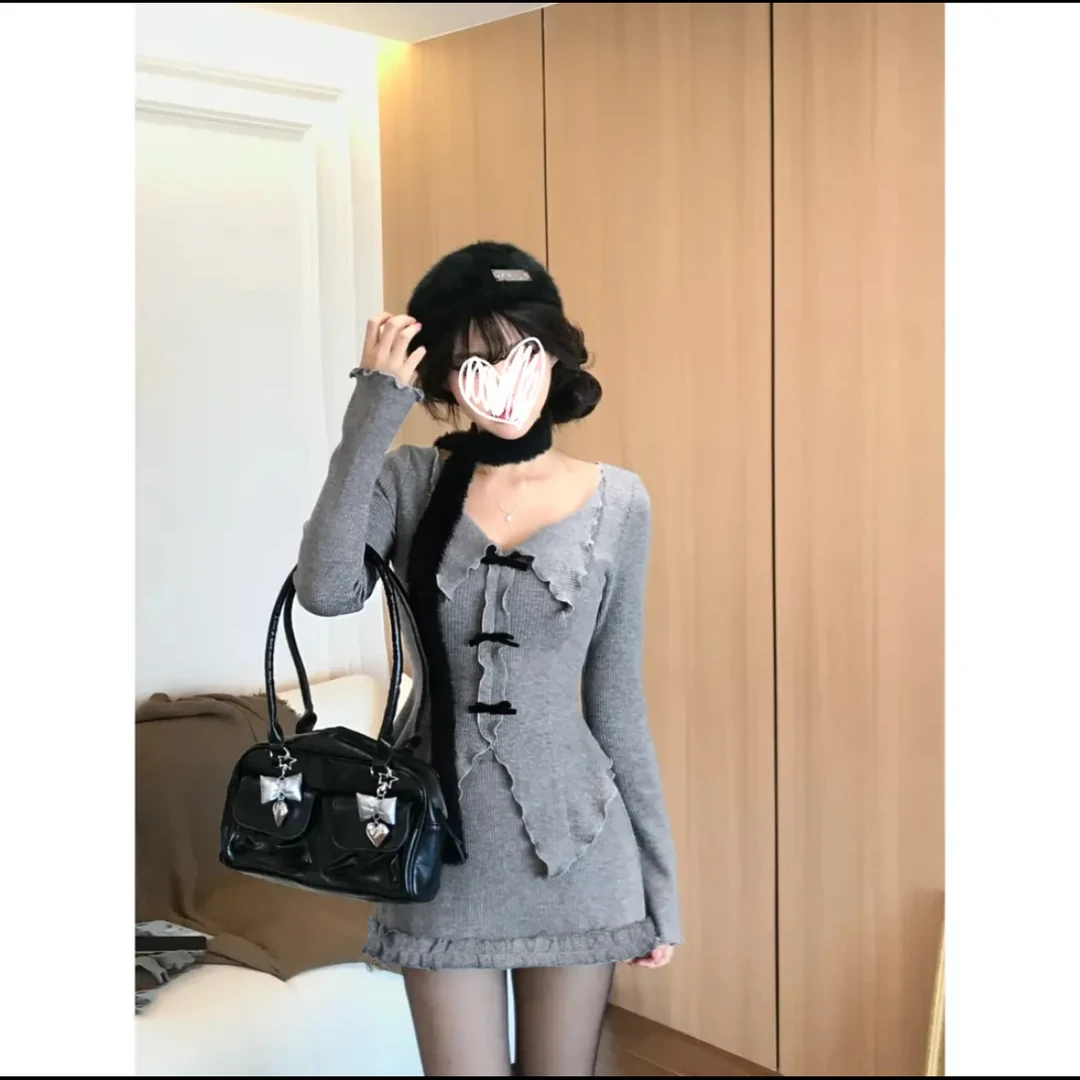 纯欲法则 秋春法式气质修身设计感上衣+木耳边半裙C 8380#