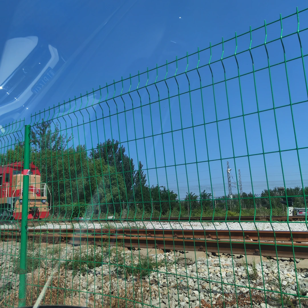 铁丝网围栏圈山围果园河道机场光伏发电圈地隔离防护网厂家批发