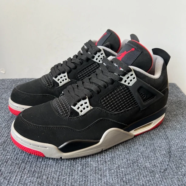 43码 AJ4 95新  二手正品 公牛 中帮 黑红 2019年版 红黑