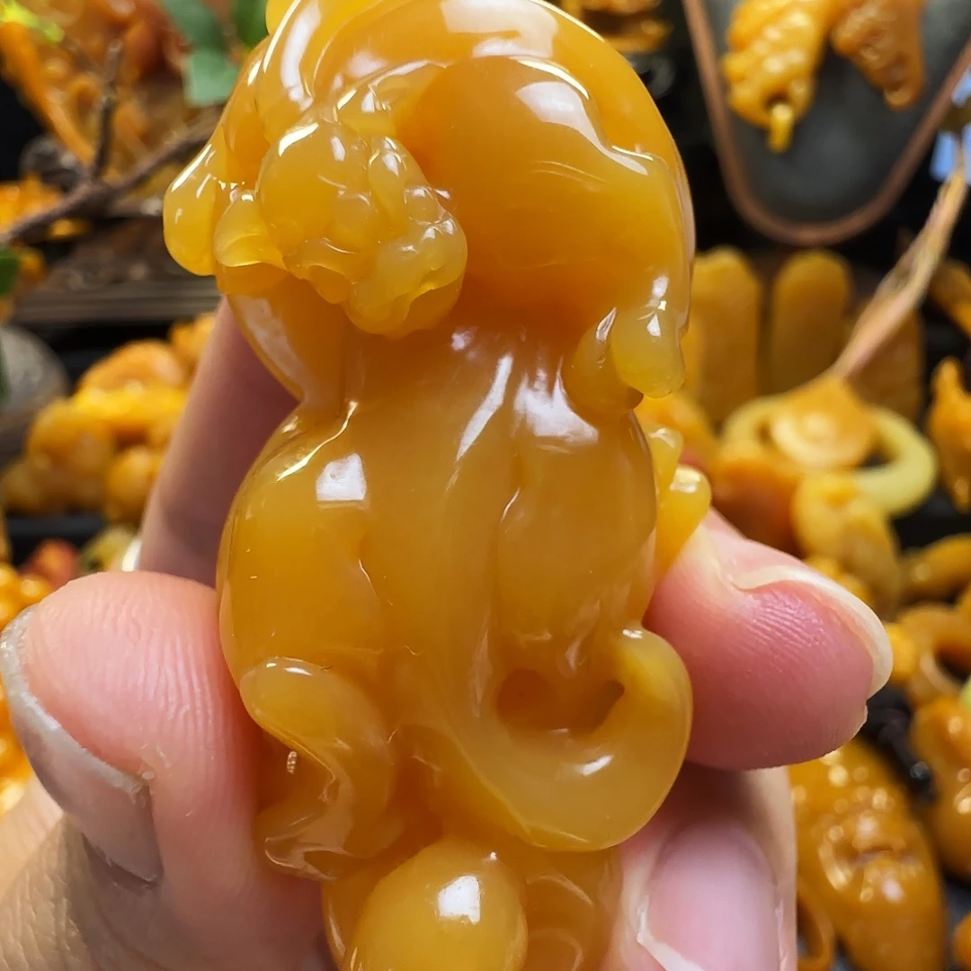 小***哥石英质玉（黄龙玉）未镶嵌吊坠缅黄 螭龙（不退换）