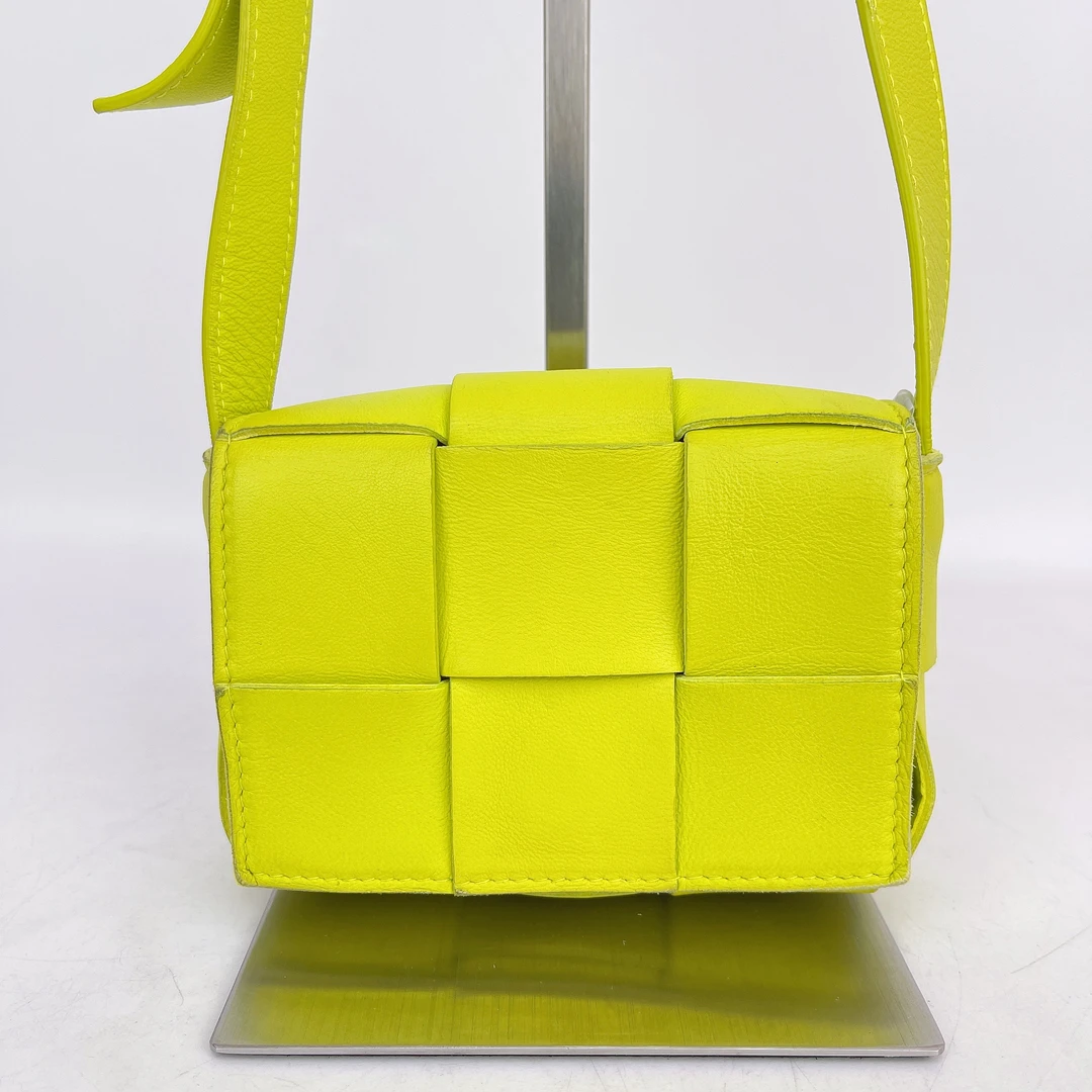 95新 BOTTEGA VENETA/葆蝶家 Bv 绿色标志包底13 H767