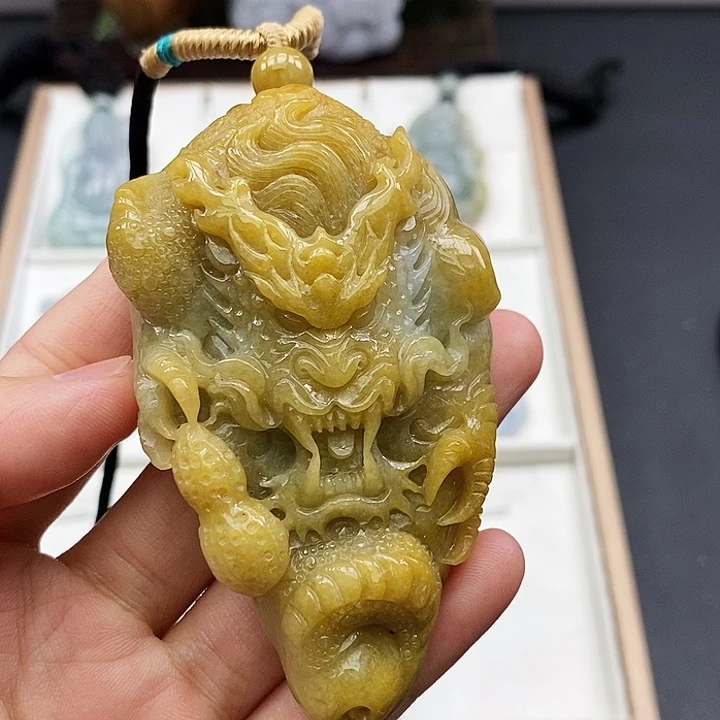 颈饰未镶嵌翡翠山**户缅甸翡翠a货