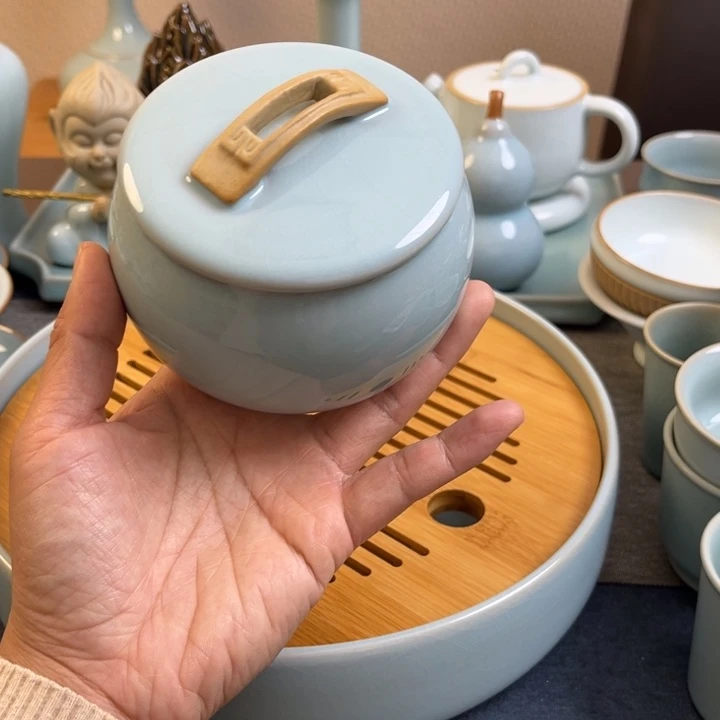 茶宠天青茶叶罐维微瑕包装