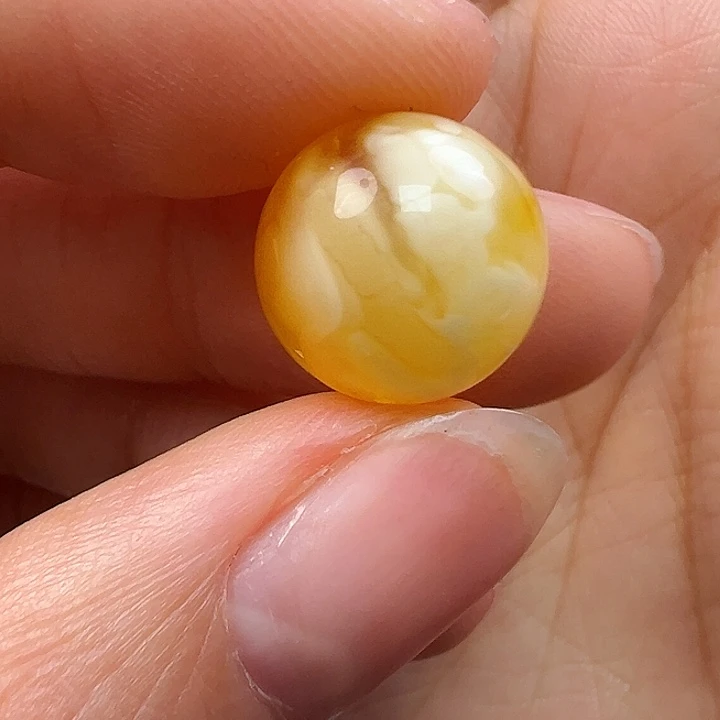 蜜蜡未镶嵌珠宝奇石