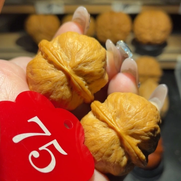 冰蟾34尺寸核桃。