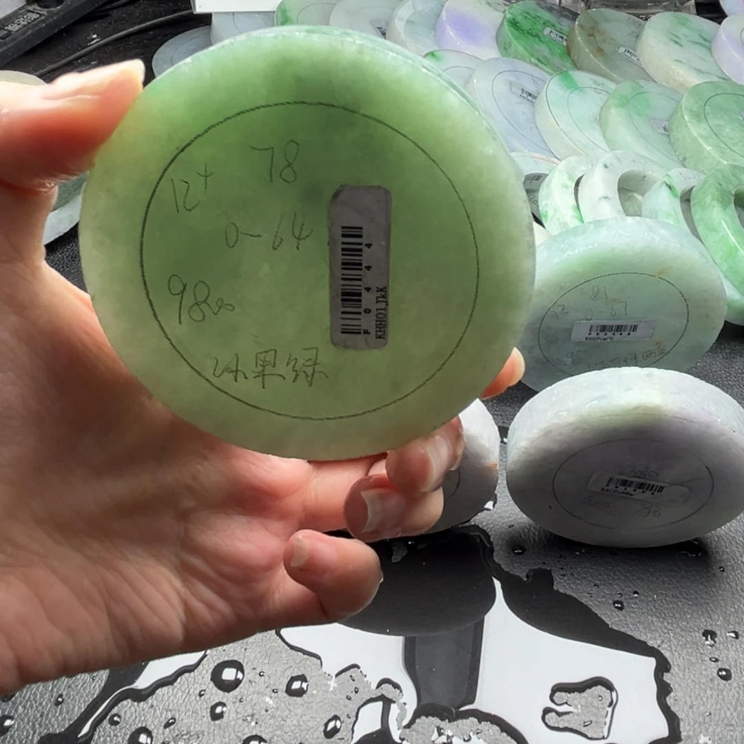 未镶嵌翡翠手镯定制翡翠