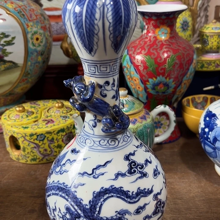摆件精品陶瓷青花龙纹摆件
