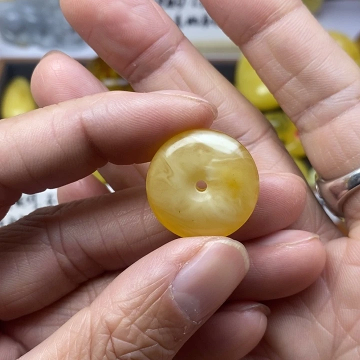 蜜蜡未镶嵌裸石微瑕卡22➕