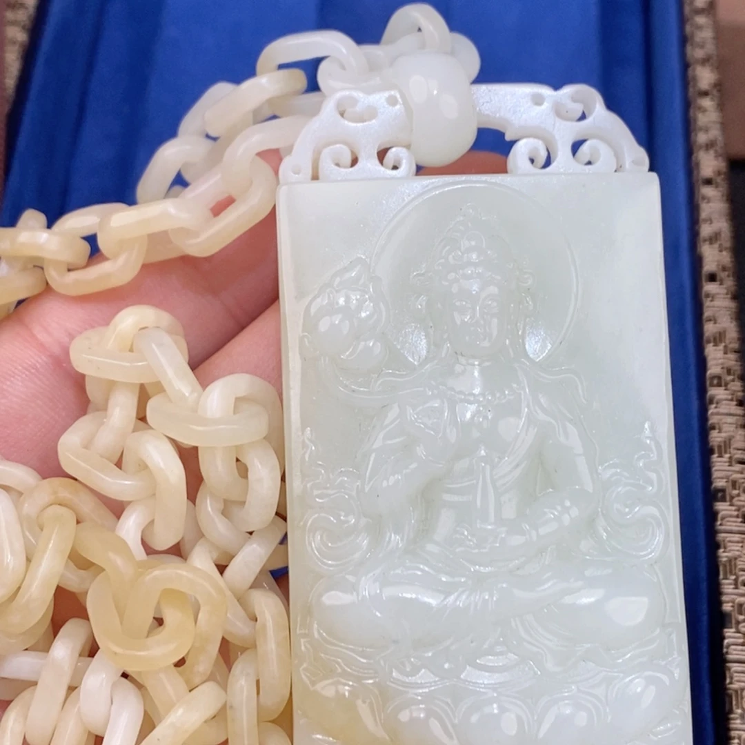 颈饰未镶嵌和田玉