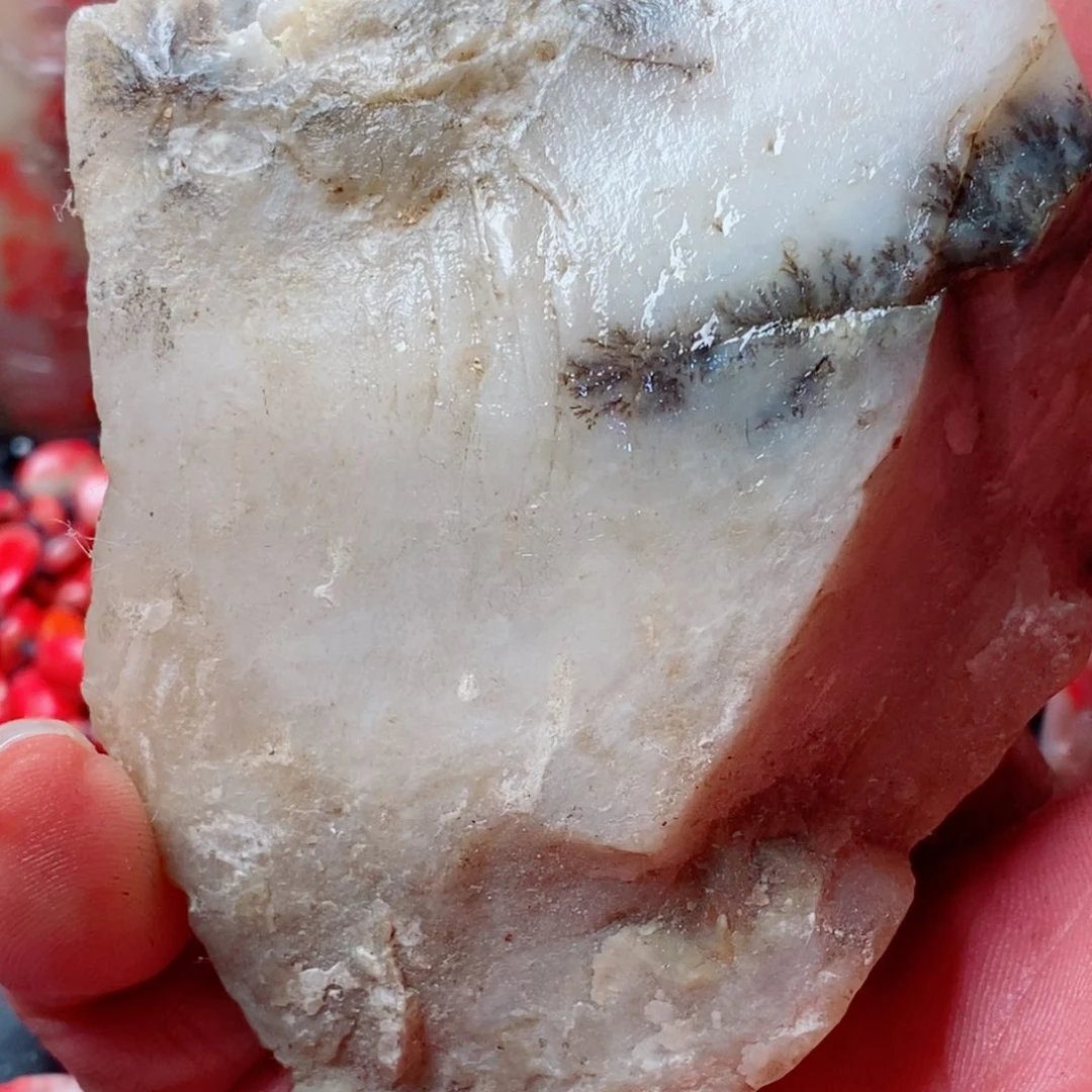 昌化鸡血石豪**比昌化水草毛料