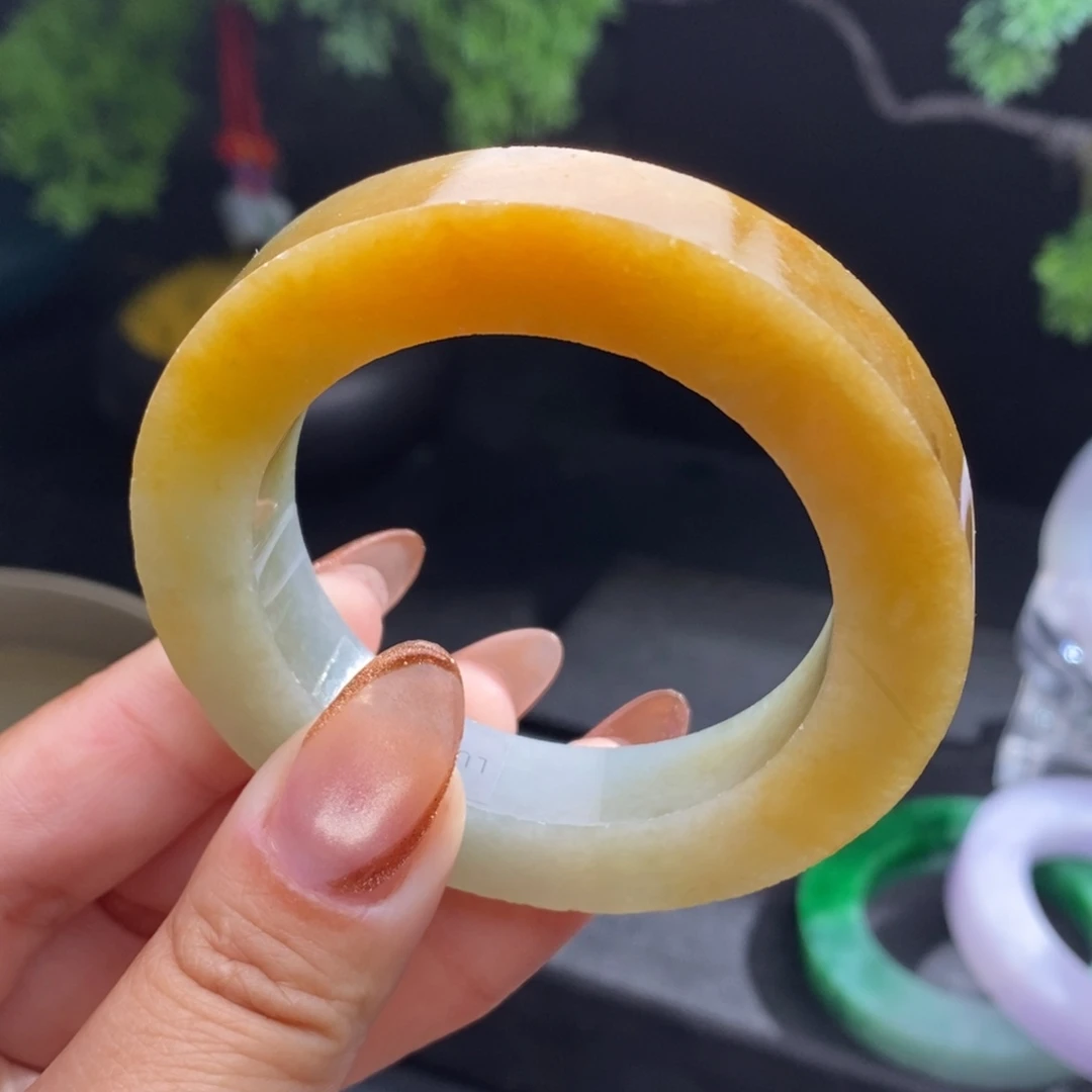 定制翡翠未镶嵌翡翠手镯