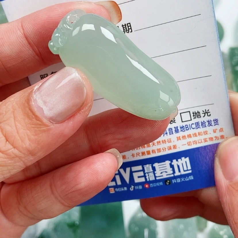 【闪购商品】翡翠颈饰未镶嵌福瓜