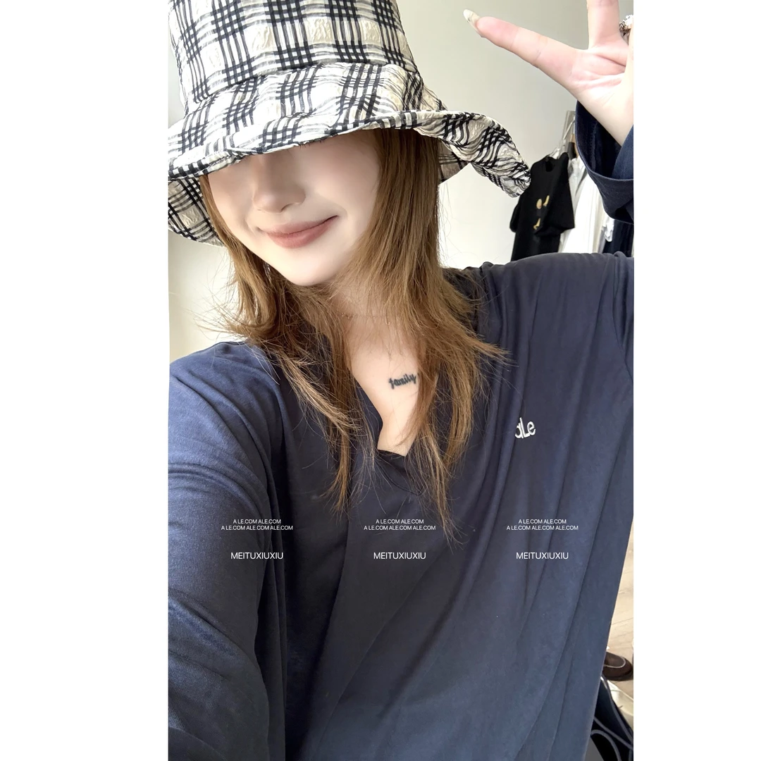 【阿乐家】大码微胖“呼吸T”慵懒随性凉感小字母印花V领长袖防晒T恤