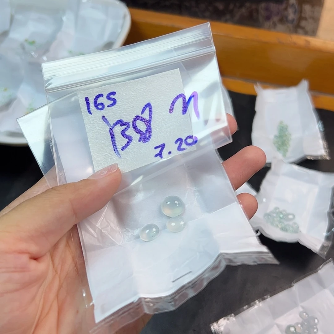 【闪购商品】定制翡翠未镶嵌M**?翡翠