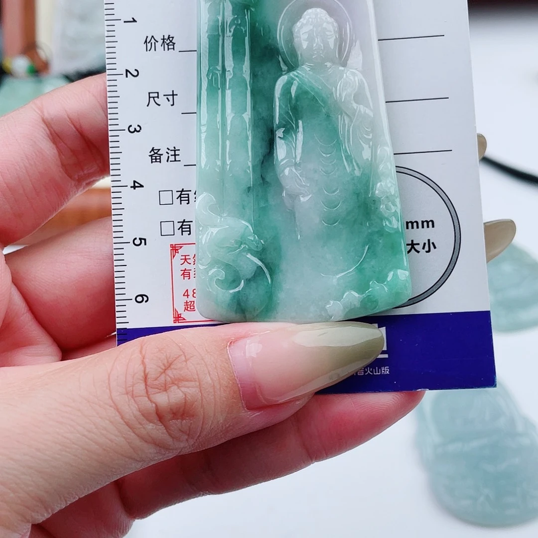 翡翠未镶嵌颈饰阿弥陀佛