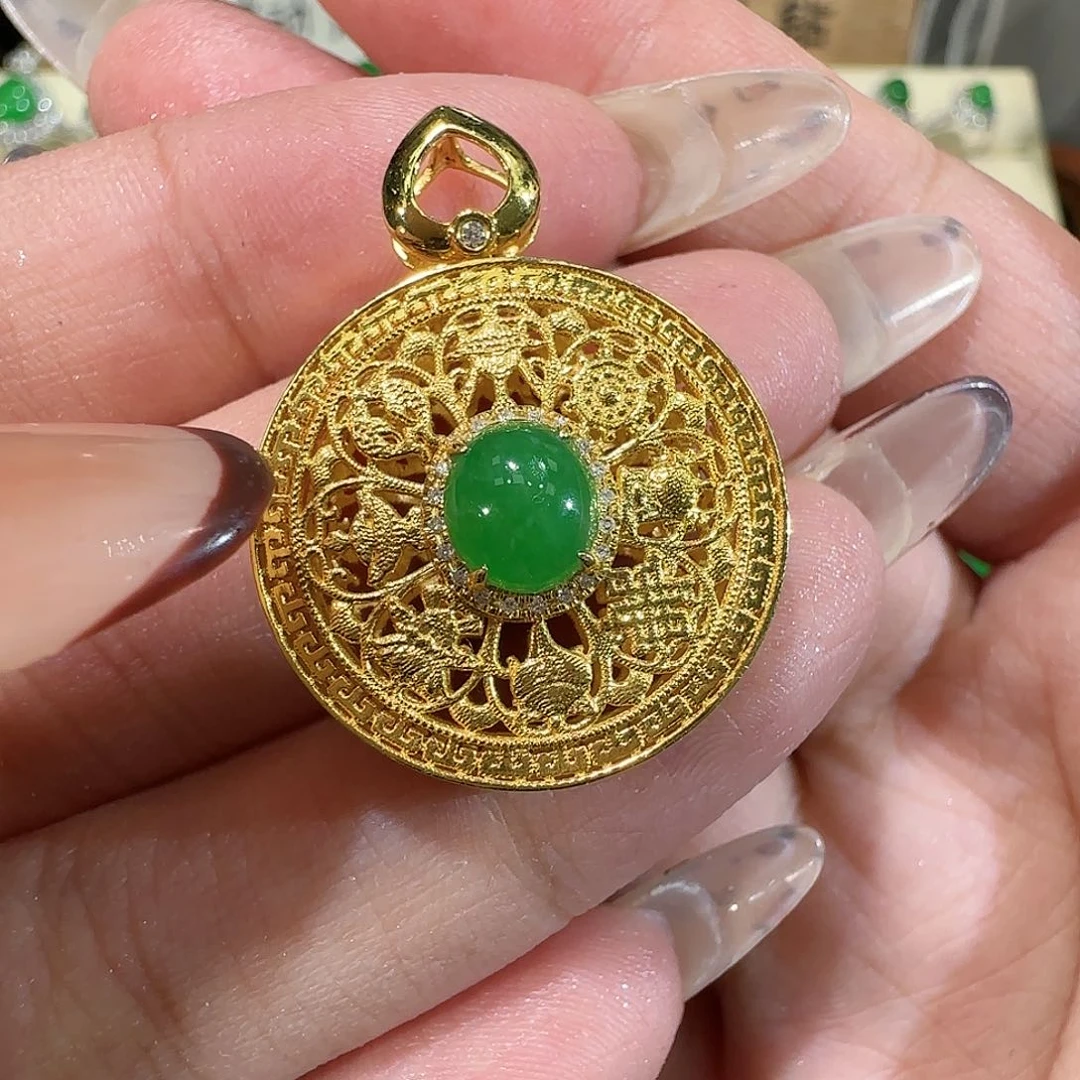 【闪购商品】颈饰18K金镶嵌翡翠